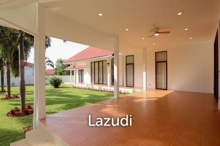 ขายบ้าน 4 ห้องนอนพร้อมสระว่ายน้ำในโครงการกอล์ฟวิลเลจ หัวหิน