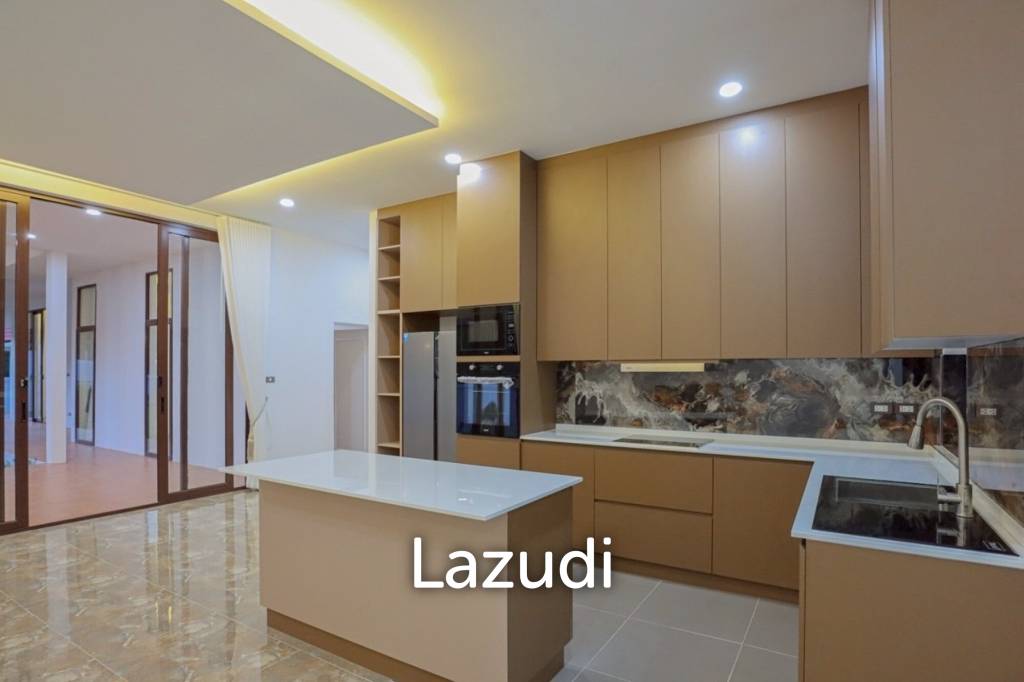 ขายบ้าน 4 ห้องนอนพร้อมสระว่ายน้ำในโครงการกอล์ฟวิลเลจ หัวหิน