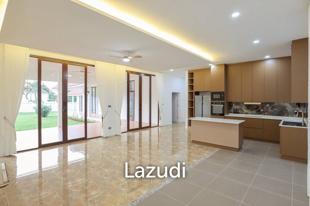 ขายบ้าน 4 ห้องนอนพร้อมสระว่ายน้ำในโครงการกอล์ฟวิลเลจ หัวหิน
