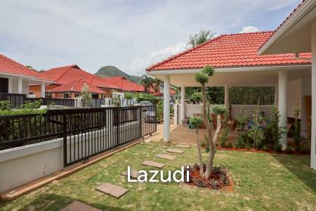 ขายบ้าน 4 ห้องนอนพร้อมสระว่ายน้ำในโครงการกอล์ฟวิลเลจ หัวหิน