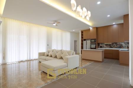 ขายบ้าน 4 ห้องนอนพร้อมสระว่ายน้ำในโครงการกอล์ฟวิลเลจ หัวหิน