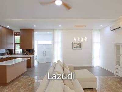 Golf Village: 4-Bedroom Villa with Pool in Hua Hin