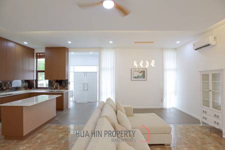 Golf Village: 4-Bedroom Villa with Pool in Hua Hin