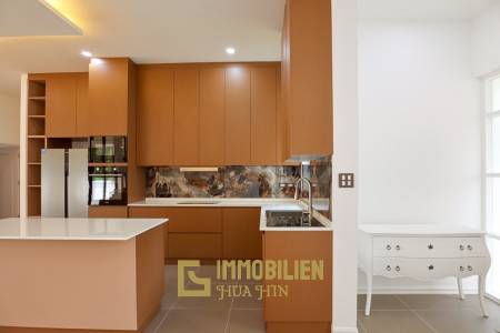 ขายบ้าน 4 ห้องนอนพร้อมสระว่ายน้ำในโครงการกอล์ฟวิลเลจ หัวหิน