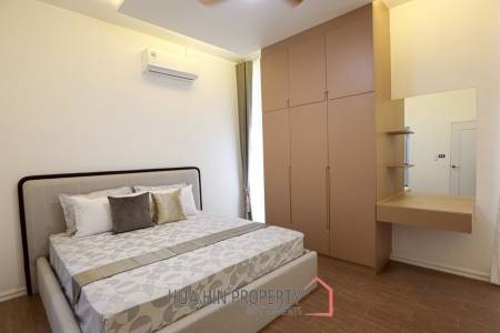 Golf Village: 4-Bedroom Villa with Pool in Hua Hin