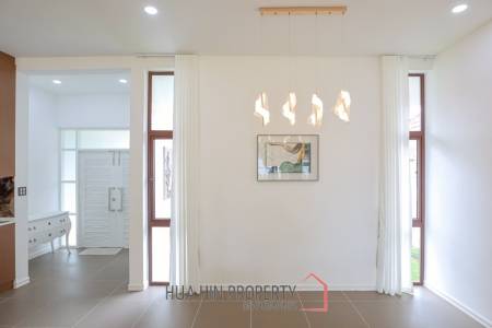 Golf Village: 4-Bedroom Villa with Pool in Hua Hin