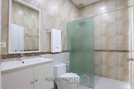 Golf Village: 4-Bedroom Villa with Pool in Hua Hin