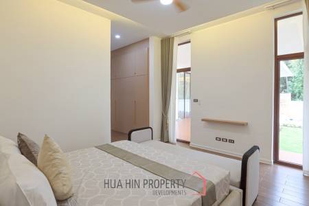 Golf Village: 4-Bedroom Villa with Pool in Hua Hin