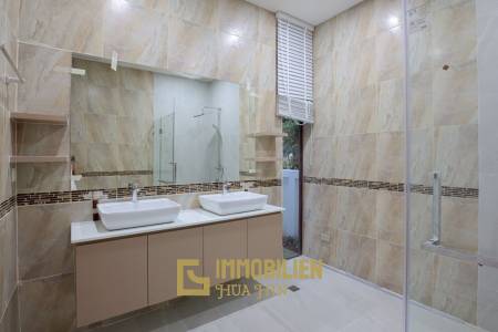 ขายบ้าน 4 ห้องนอนพร้อมสระว่ายน้ำในโครงการกอล์ฟวิลเลจ หัวหิน
