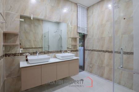 Golf Village: 4-Bedroom Villa with Pool in Hua Hin