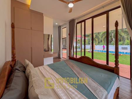ขายบ้าน 4 ห้องนอนพร้อมสระว่ายน้ำในโครงการกอล์ฟวิลเลจ หัวหิน