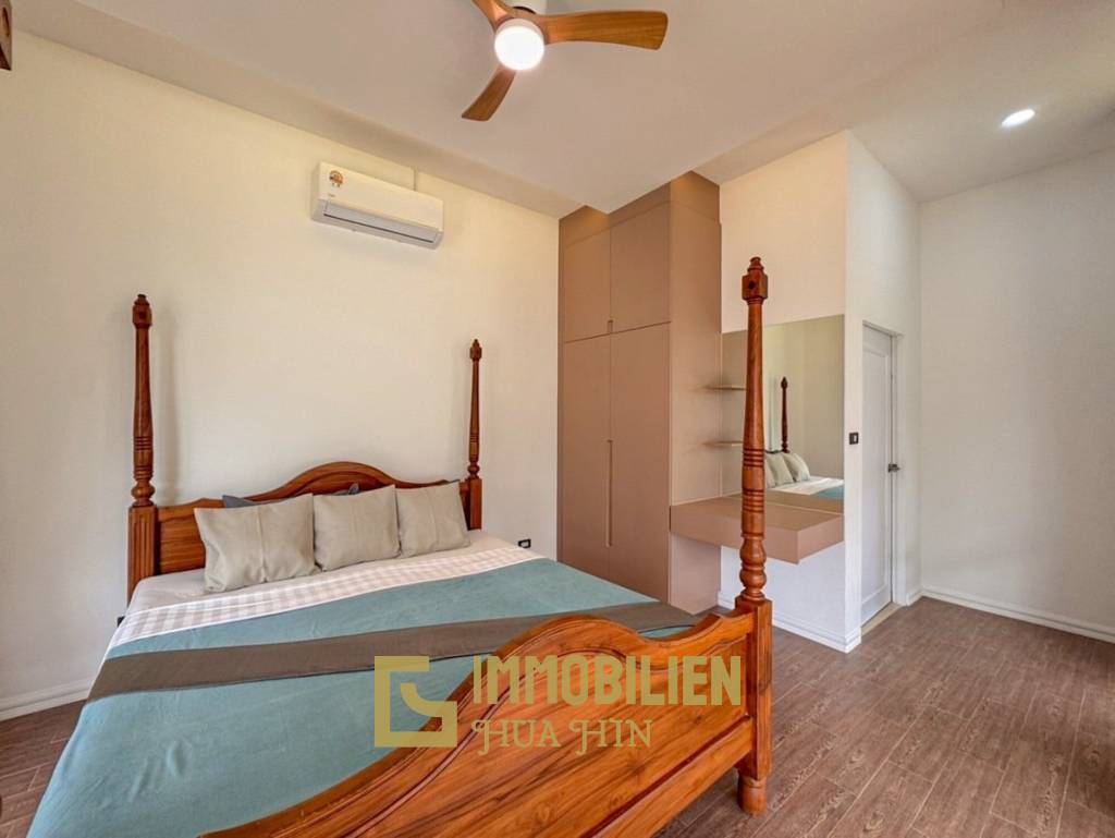 ขายบ้าน 4 ห้องนอนพร้อมสระว่ายน้ำในโครงการกอล์ฟวิลเลจ หัวหิน