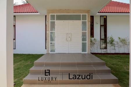 ขายบ้าน 4 ห้องนอนพร้อมสระว่ายน้ำในโครงการกอล์ฟวิลเลจ หัวหิน