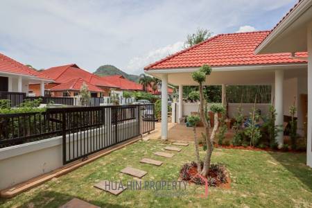 Golf Village: 4-Bedroom Villa with Pool in Hua Hin