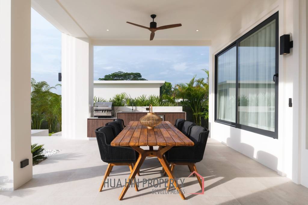 3 Bad 3 Bath 232 SQ.M BelVida Estates Villa Suasana