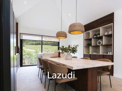 3 Bad 3 Bath 232 SQ.M BelVida Estates Villa Suasana