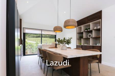 3 Bad 3 Bath 232 SQ.M BelVida Estates Villa Suasana