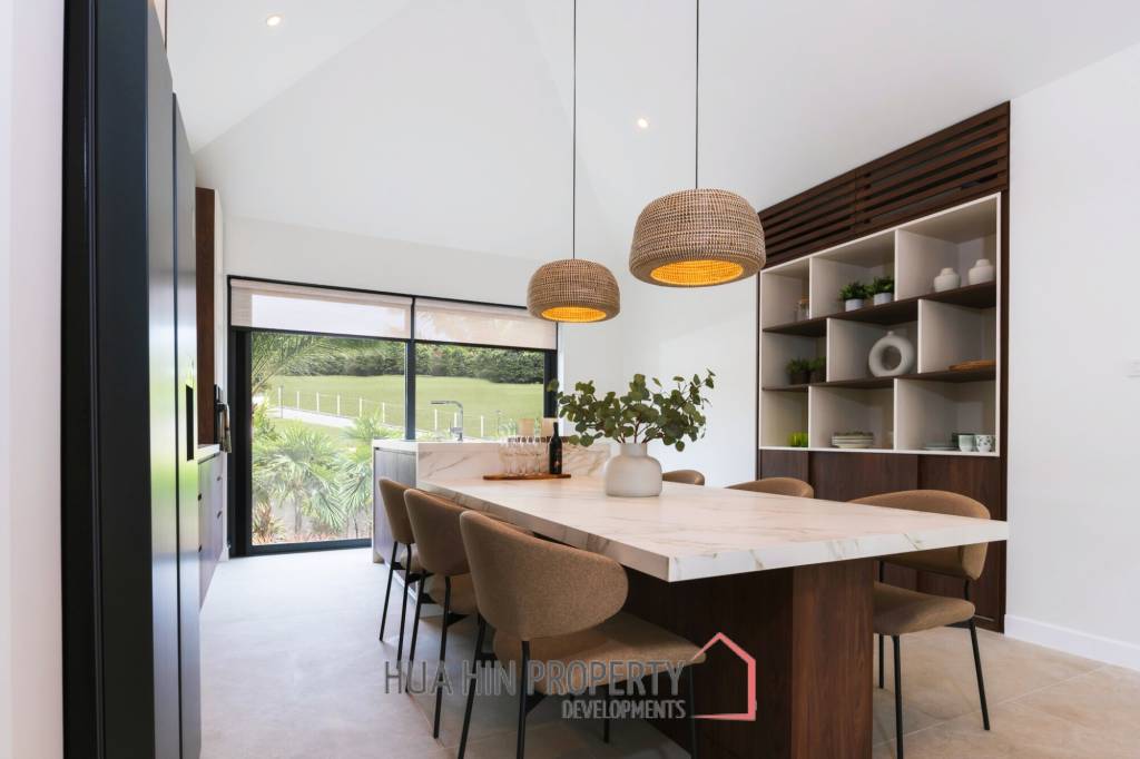 3 Bad 3 Bath 232 SQ.M BelVida Estates Villa Suasana