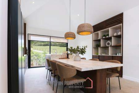 3 Bad 3 Bath 232 SQ.M BelVida Estates Villa Suasana