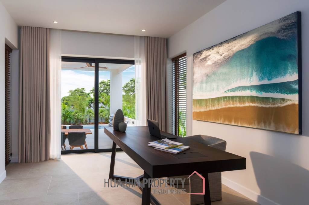 3 Bad 3 Bath 232 SQ.M BelVida Estates Villa Suasana