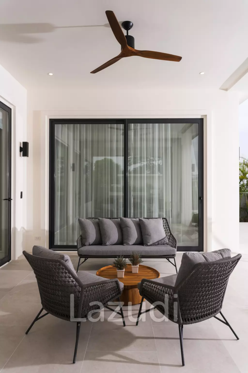 2 Bad 2 Bath 180 SQ.M BelVida Estates Villa Suasana