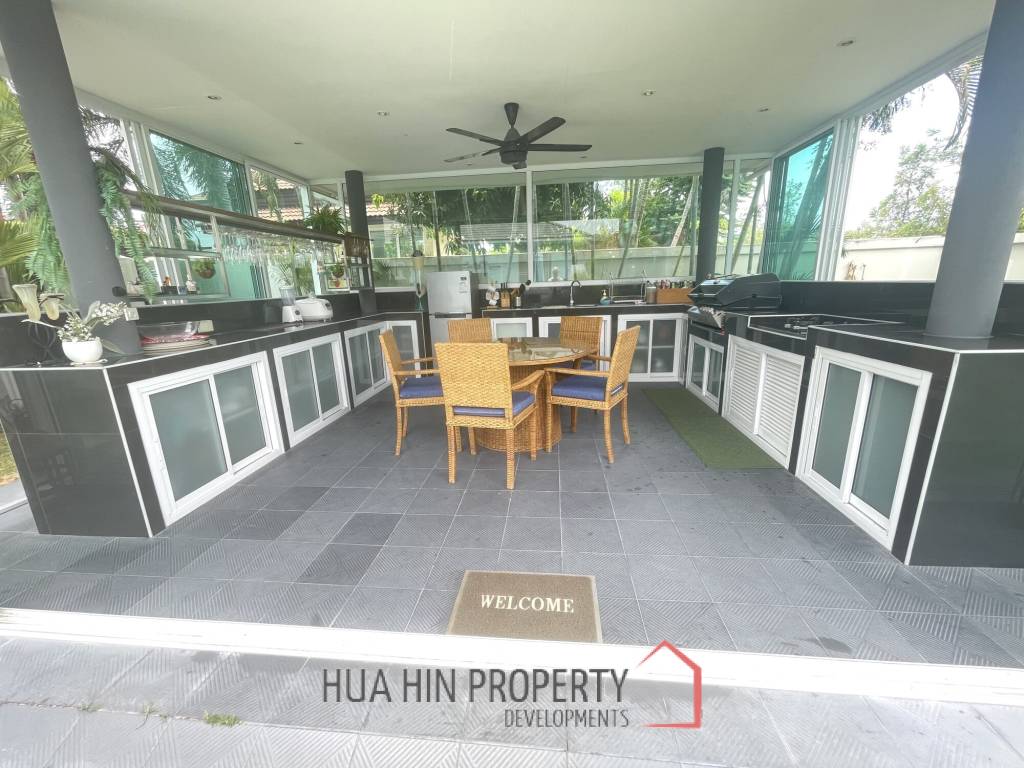 BO FAI: Renovated 4 bedroom villa with a 17x7 meter pool