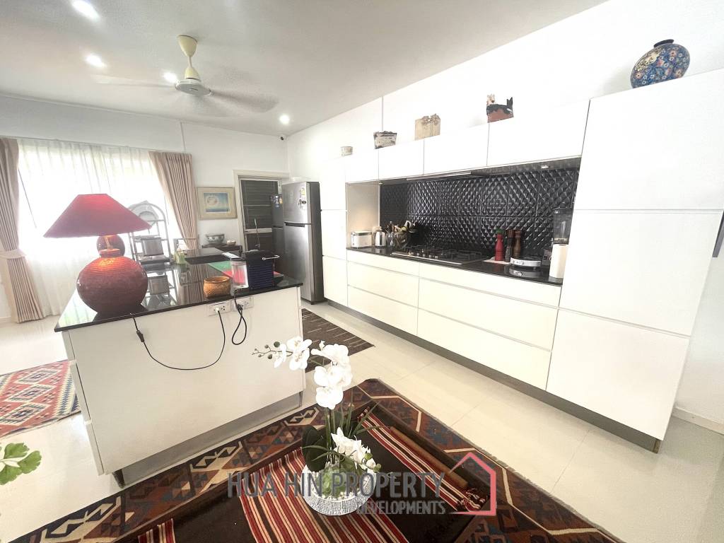 BO FAI: Renovated 4 bedroom villa with a 17x7 meter pool