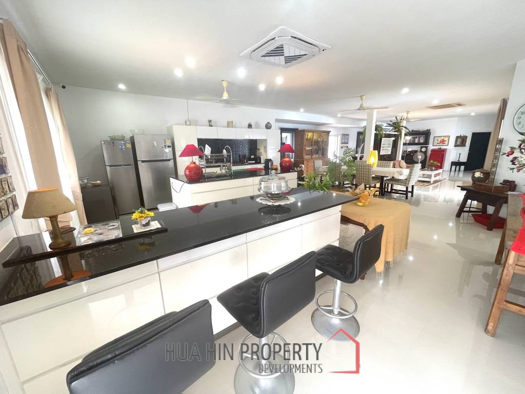 BO FAI: Renovated 4 bedroom villa with a 17x7 meter pool