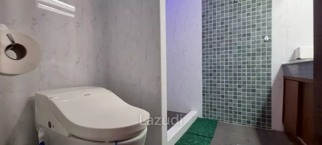 2 Beds 3 Baths 242 SQ.M. Baan Haad U Thong