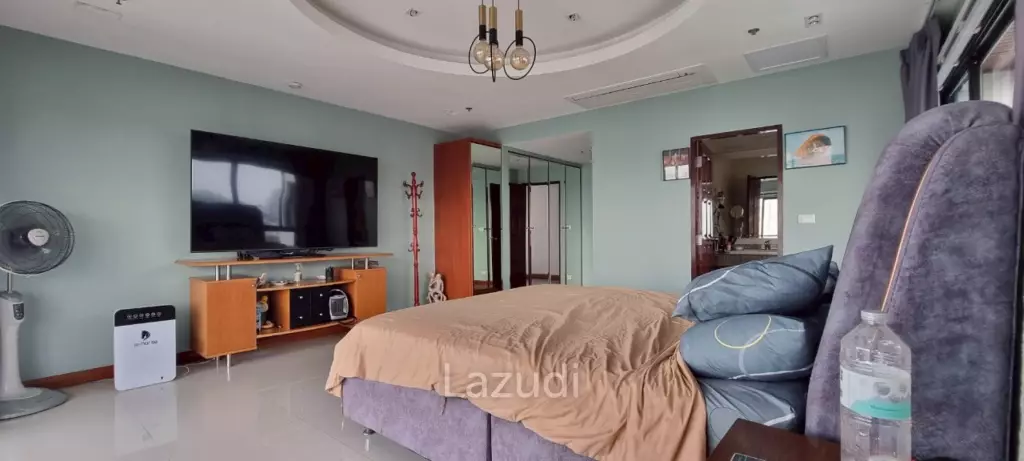 2 Beds 3 Baths 242 SQ.M. Baan Haad U Thong