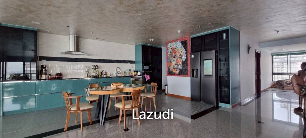 2 Beds 3 Baths 242 SQ.M. Baan Haad U Thong