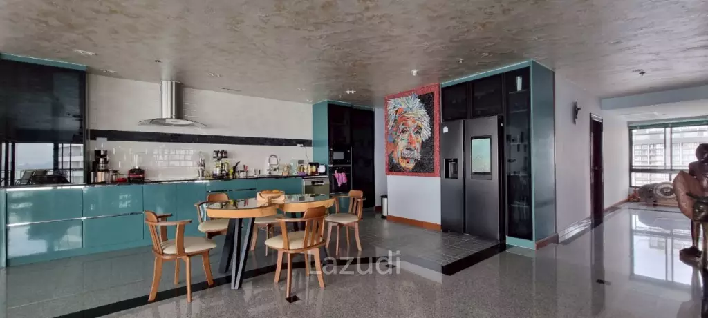 2 Beds 3 Baths 242 SQ.M. Baan Haad U Thong