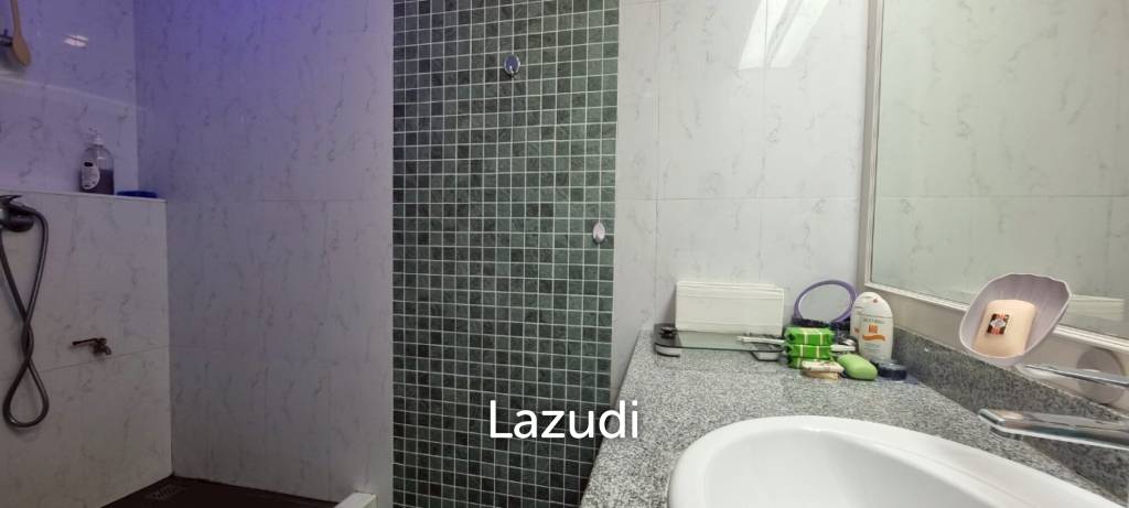 2 Beds 3 Baths 242 SQ.M. Baan Haad U Thong
