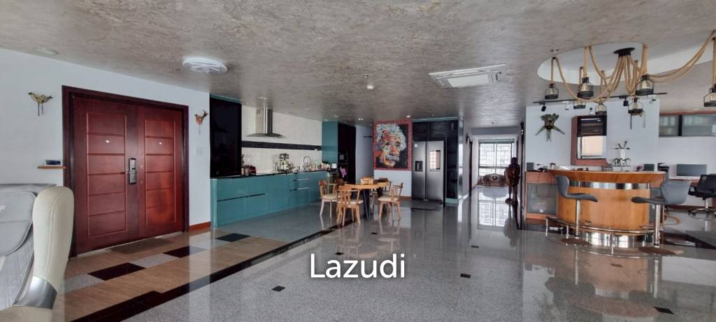2 Beds 3 Baths 242 SQ.M. Baan Haad U Thong