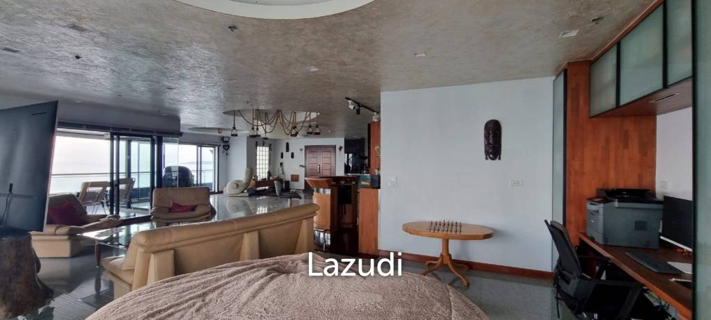 2 Beds 3 Baths 242 SQ.M. Baan Haad U Thong