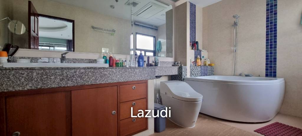 2 Beds 3 Baths 242 SQ.M. Baan Haad U Thong