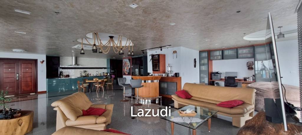 2 Beds 3 Baths 242 SQ.M. Baan Haad U Thong