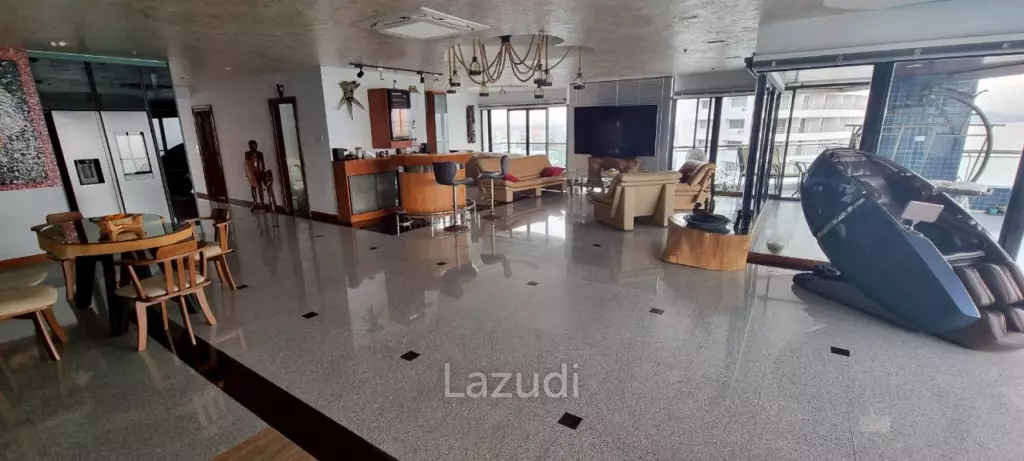 2 Beds 3 Baths 242 SQ.M. Baan Haad U Thong
