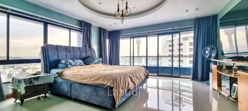 2 Beds 3 Baths 242 SQ.M. Baan Haad U Thong