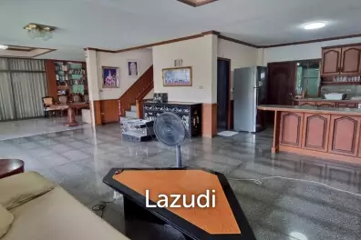 6 Beds 5 Baths 500 SQ.M. House in Soi Siam Country Club