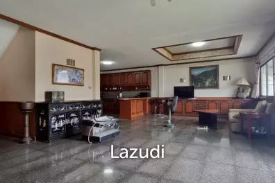 6 Beds 5 Baths 500 SQ.M. House in Soi Siam Country Club