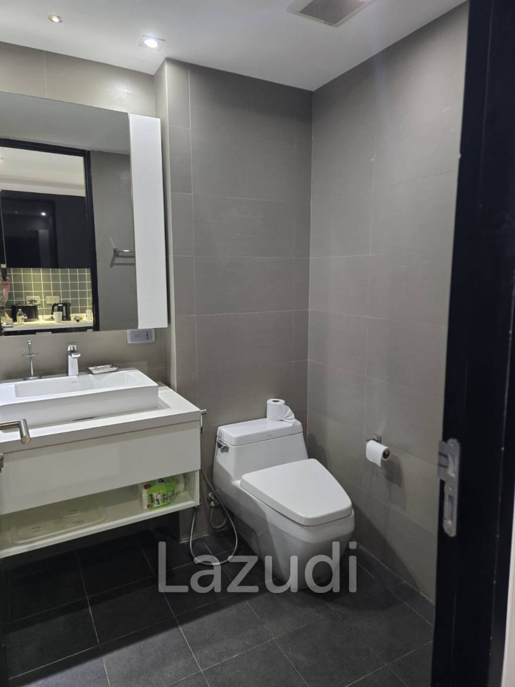 Studio Condo with private Rooftop Terrace and Jacuzzi Near Patong Beach