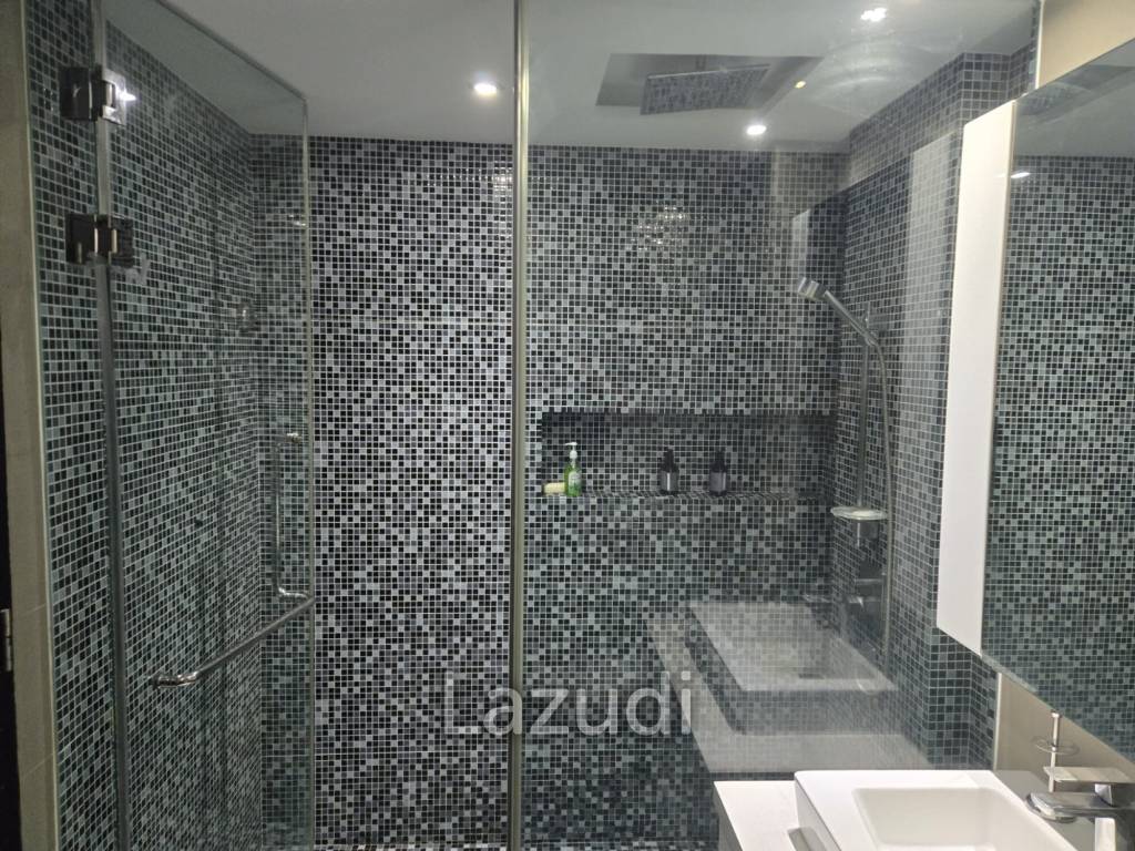 Studio Condo with private Rooftop Terrace and Jacuzzi Near Patong Beach