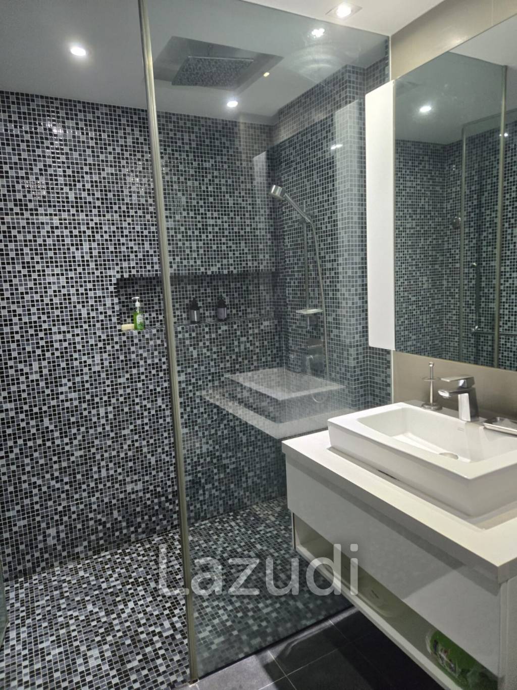 Studio Condo with private Rooftop Terrace and Jacuzzi Near Patong Beach