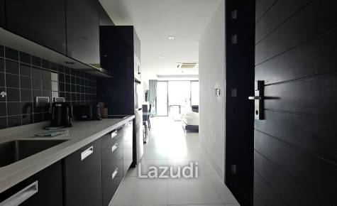 Studio Condo with private Rooftop Terrace and Jacuzzi Near Patong Beach