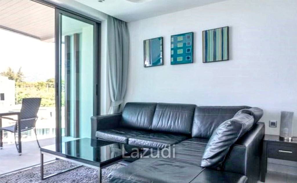 Studio Condo with private Rooftop Terrace and Jacuzzi Near Patong Beach