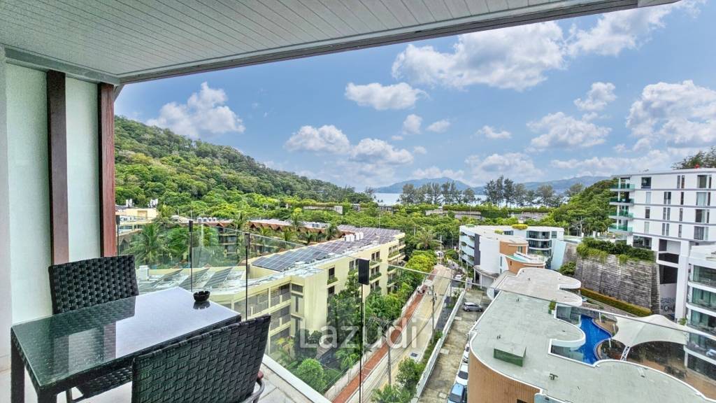 Studio Condo with private Rooftop Terrace and Jacuzzi Near Patong Beach