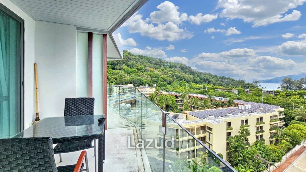 Studio Condo with private Rooftop Terrace and Jacuzzi Near Patong Beach