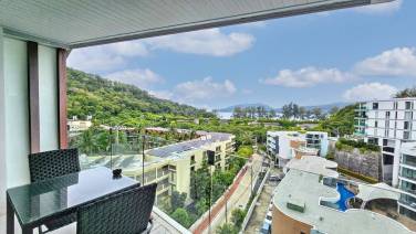 Studio Condo with private Rooftop Terrace and Jacuzzi Near Patong Beach