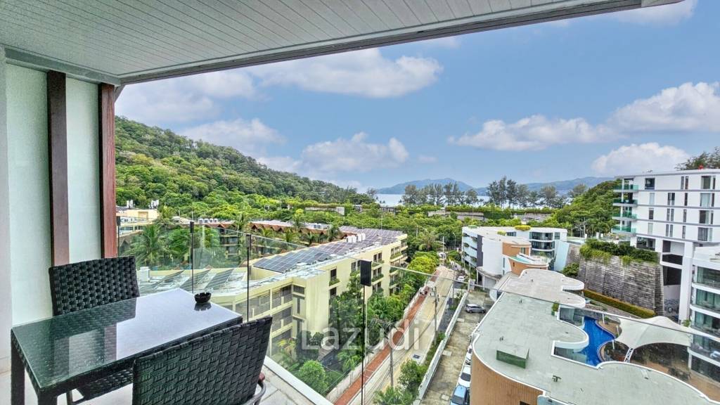 Studio Condo with private Rooftop Terrace and Jacuzzi Near Patong Beach